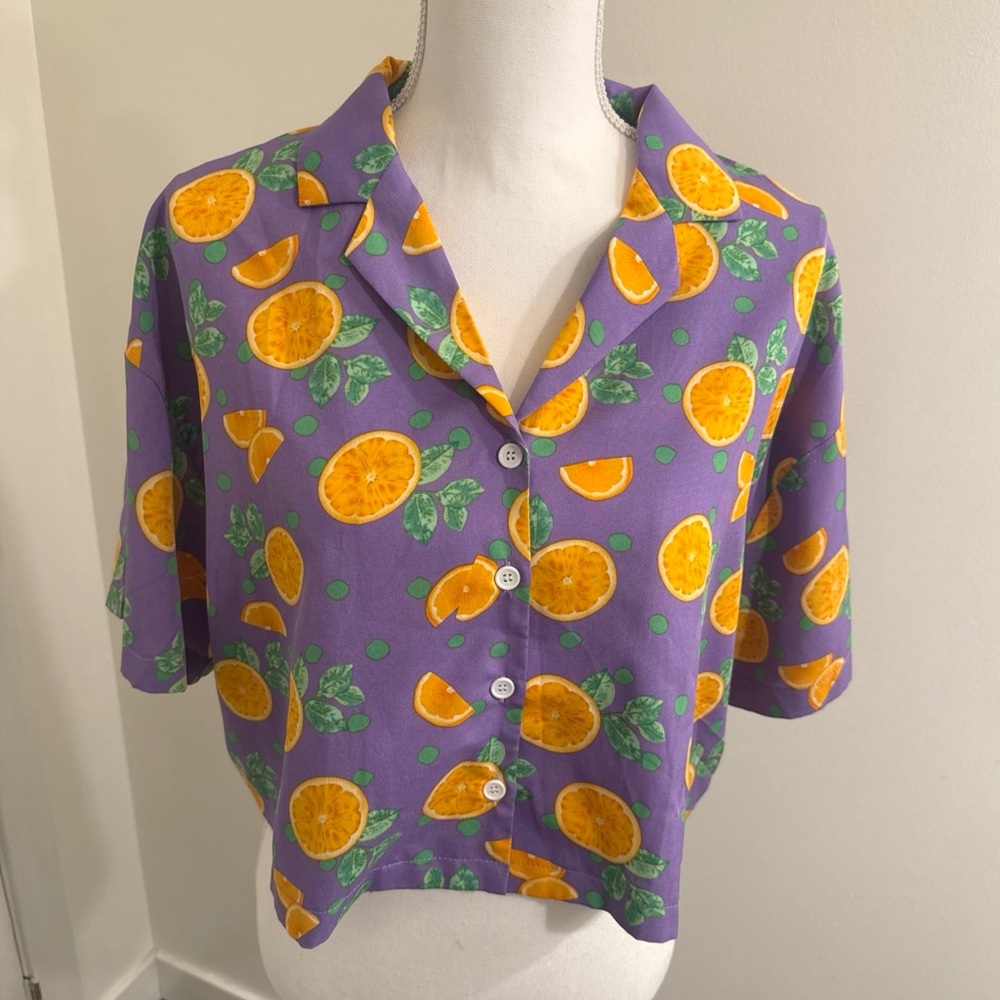 Orange Pattern Short Sleeve Crop Top Button Down Shirt Women’s Size Medium